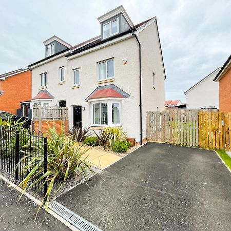 Newly Developed 3 Bedroom Home Glasgow Extérieur photo