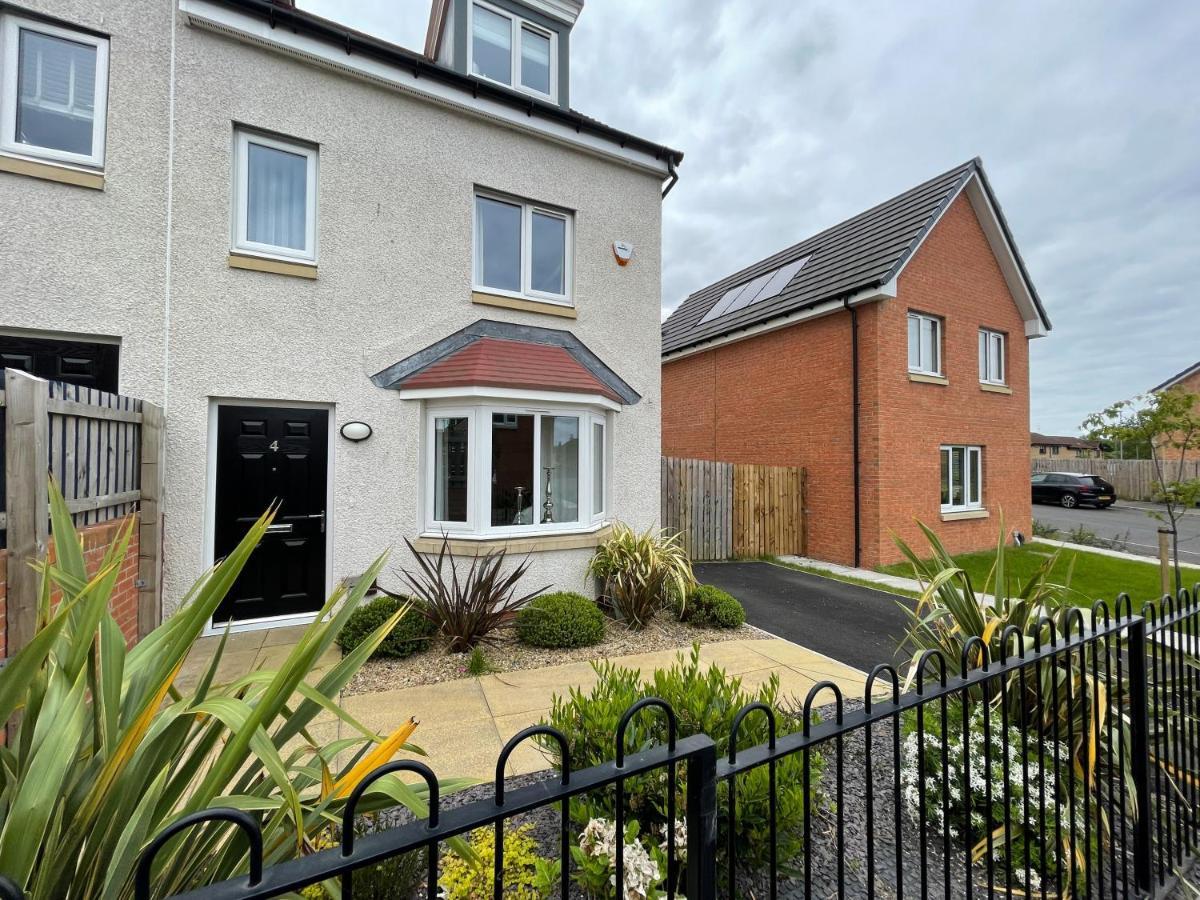 Newly Developed 3 Bedroom Home Glasgow Extérieur photo