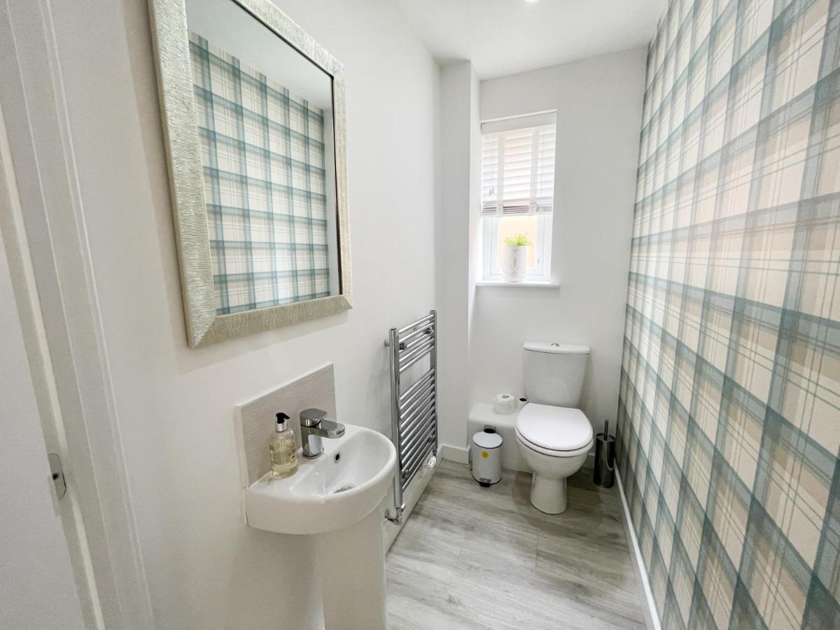 Newly Developed 3 Bedroom Home Glasgow Extérieur photo