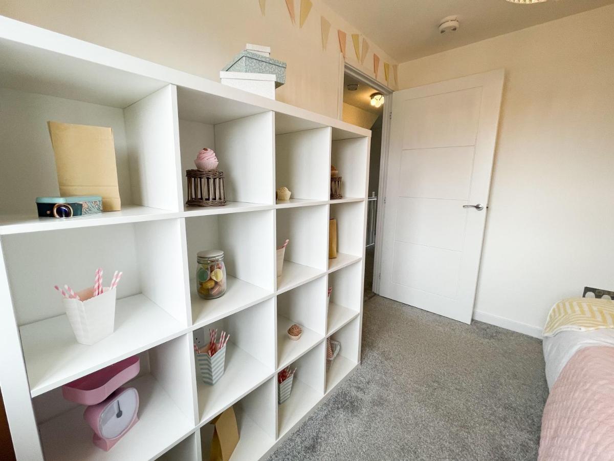 Newly Developed 3 Bedroom Home Glasgow Extérieur photo