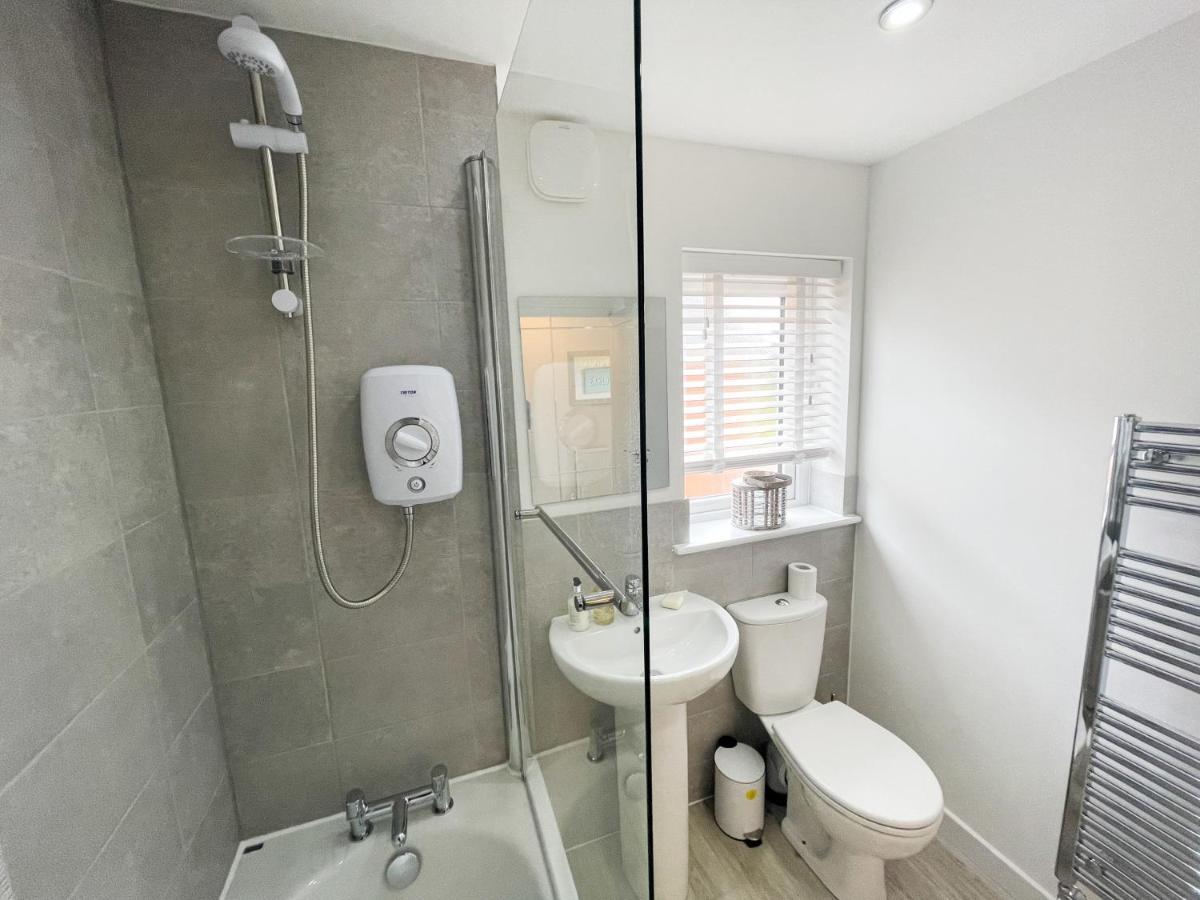 Newly Developed 3 Bedroom Home Glasgow Extérieur photo