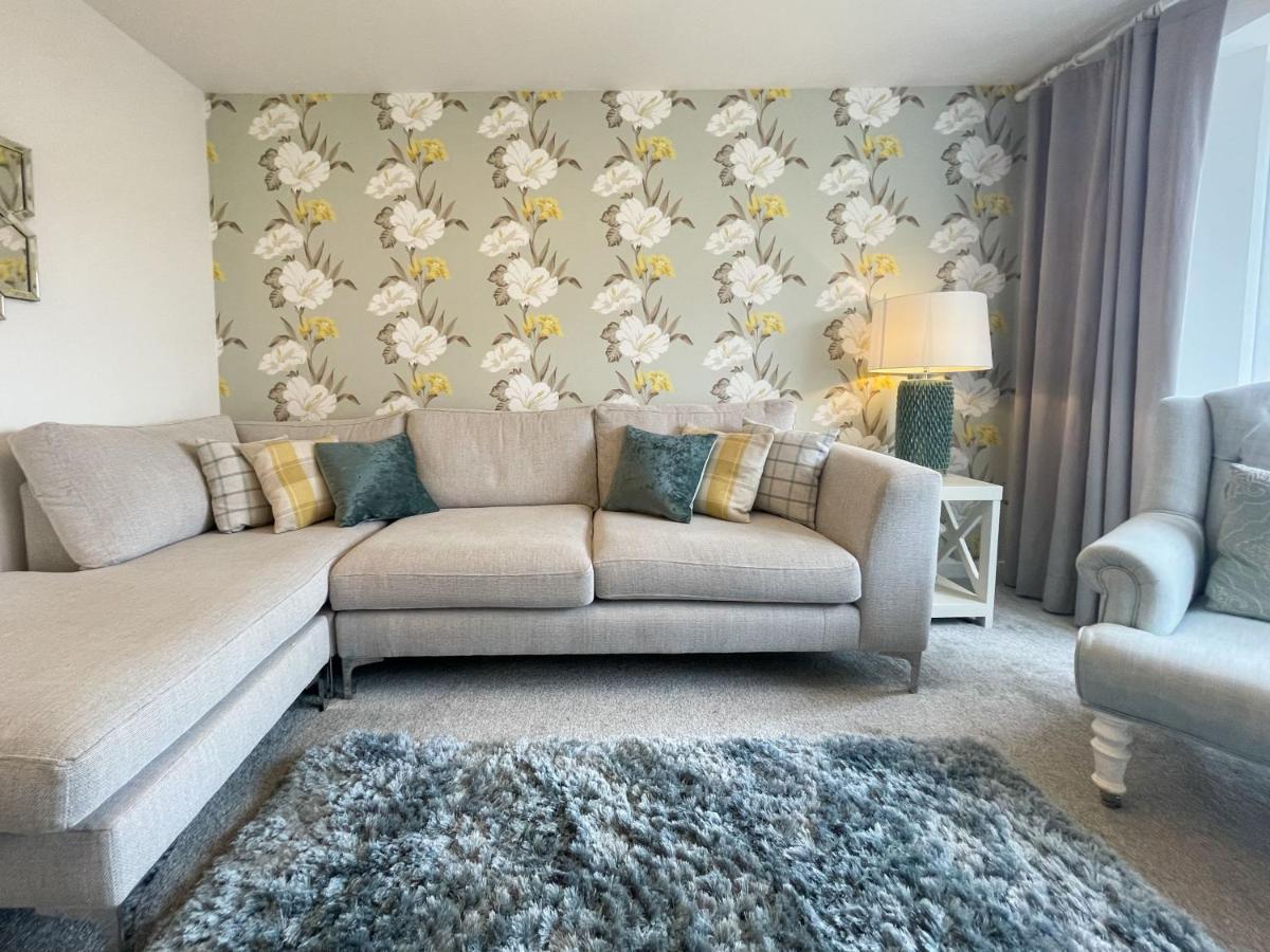 Newly Developed 3 Bedroom Home Glasgow Extérieur photo