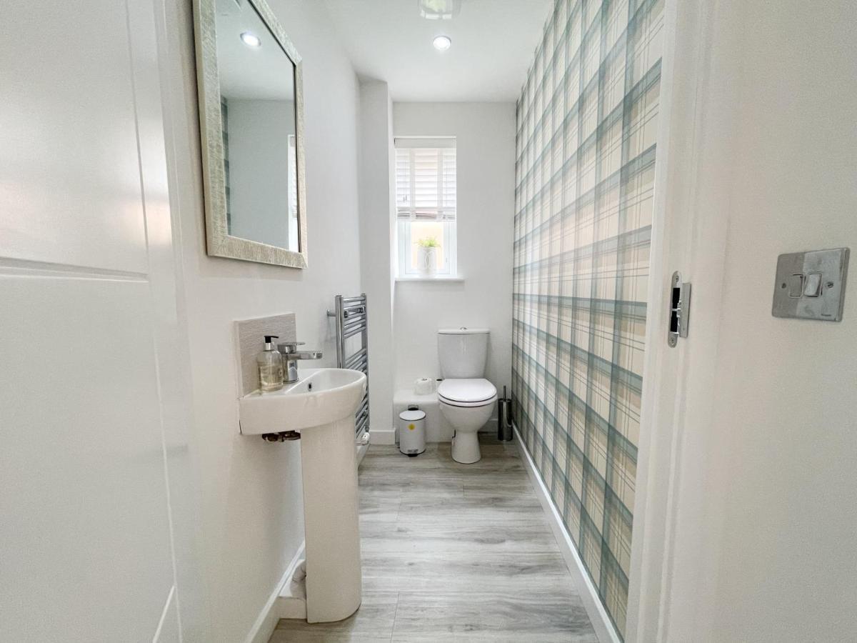 Newly Developed 3 Bedroom Home Glasgow Extérieur photo