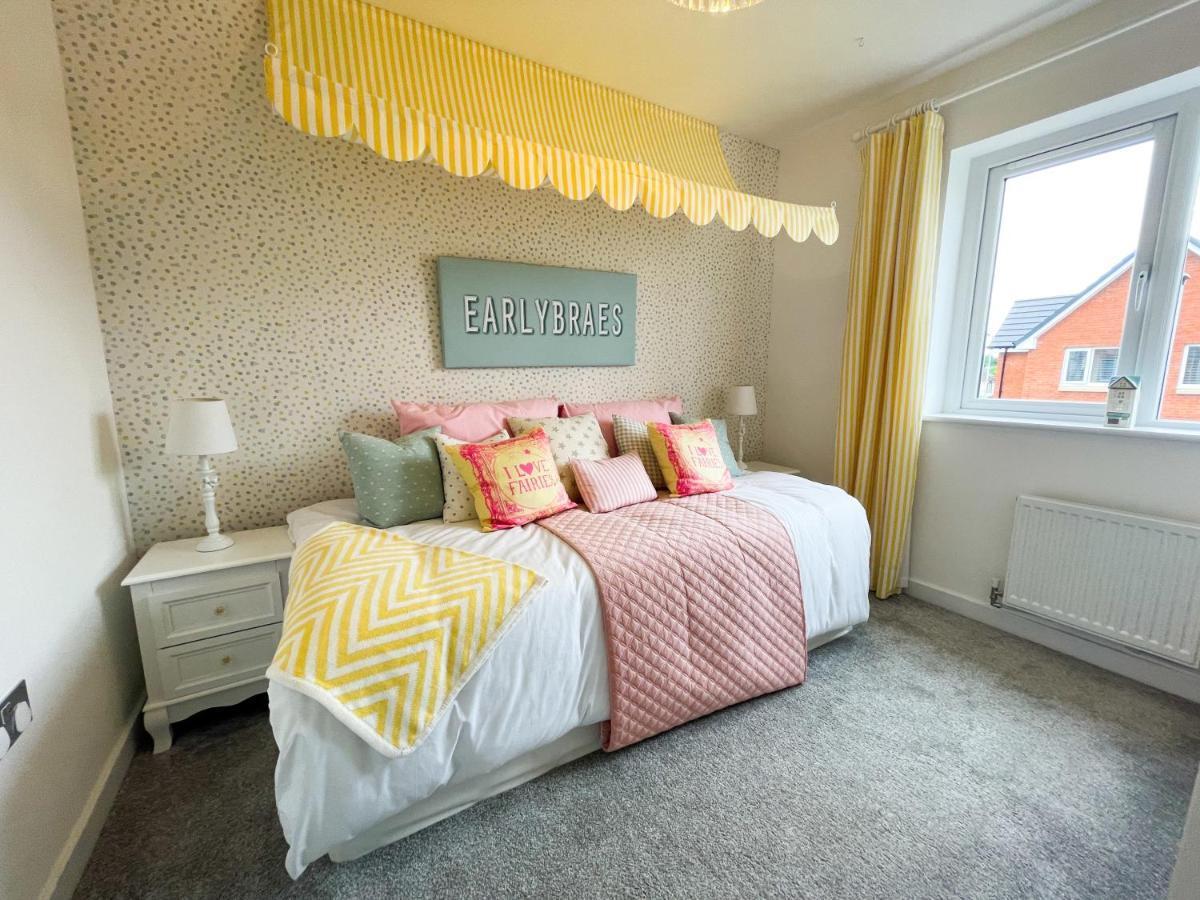 Newly Developed 3 Bedroom Home Glasgow Extérieur photo